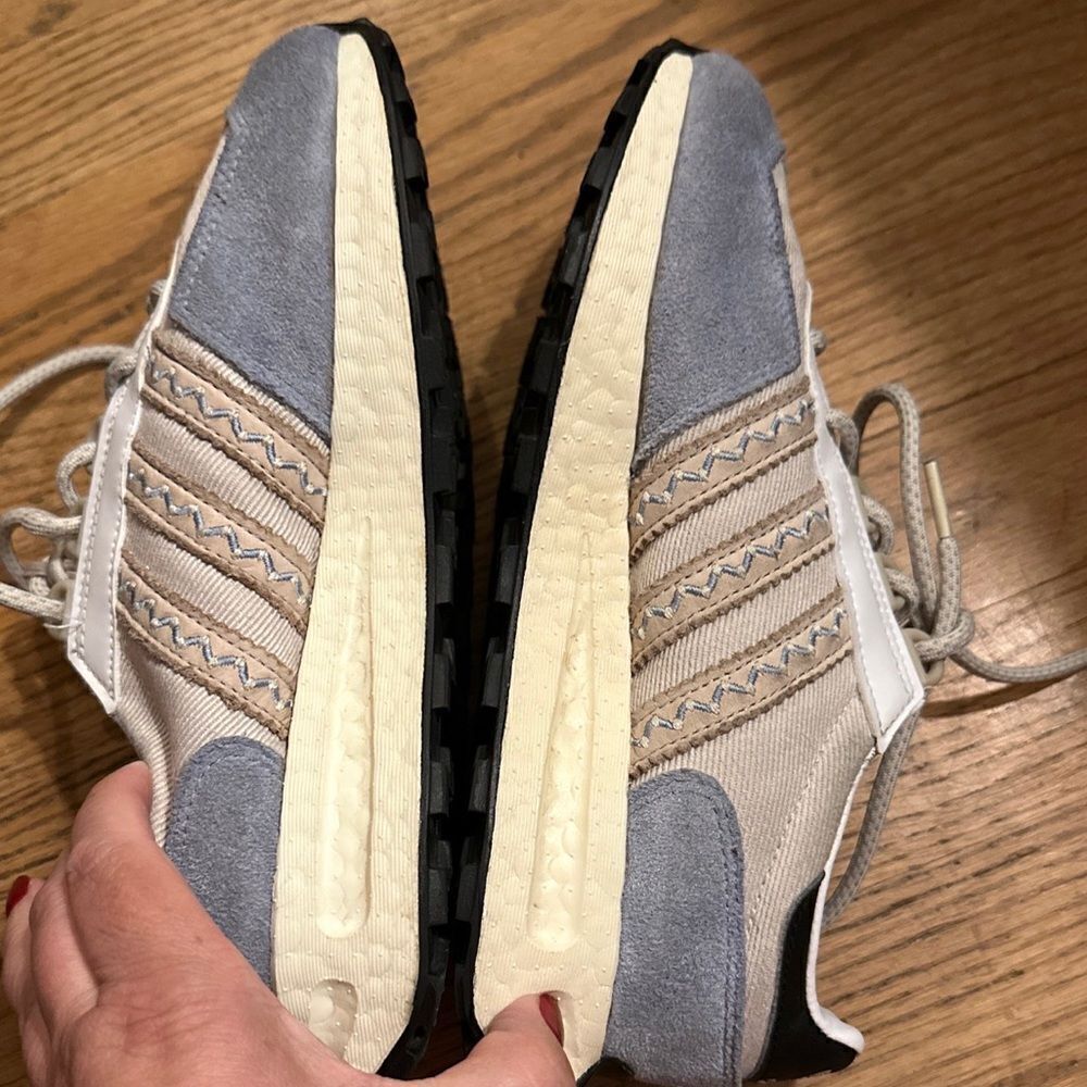 adidas Retropy E5 Violet 6W Women’s Sneaker - Picture 3 of 10